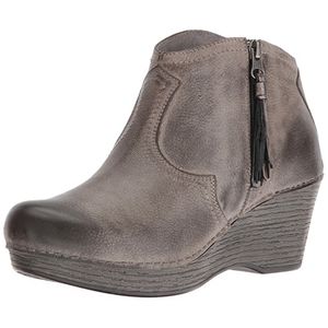 Dansko Women's Veronica Ankle Bootie, size 41 (10.5). Fit as size 40. Like NEW!